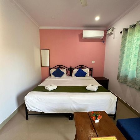 Casa Somanjo Inn Calangute Eksteriør bilde